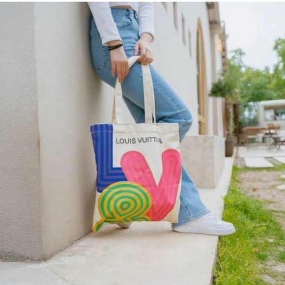 Louis Vuitton Handbags - Louis Vuitton canvas Tote bag